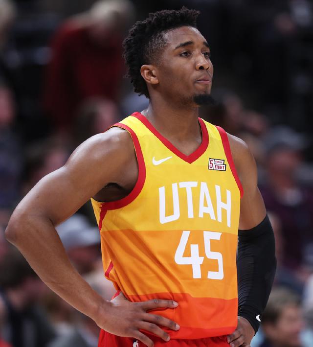 欧文闪耀全 欧文闪耀全