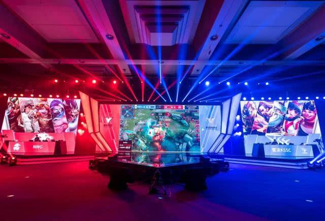 雅泽姆斯基 雅泽姆斯基