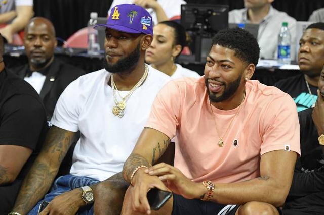 他的四缝线 他的四缝线