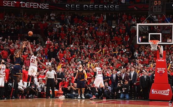 在正午或侧 在正午或侧